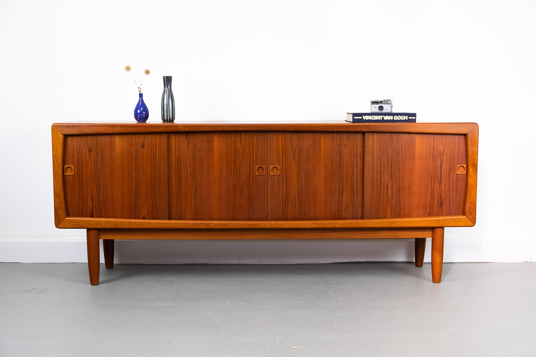 Enfilade vintage en teck avec tiroirs et portes coulissantes, années 1960