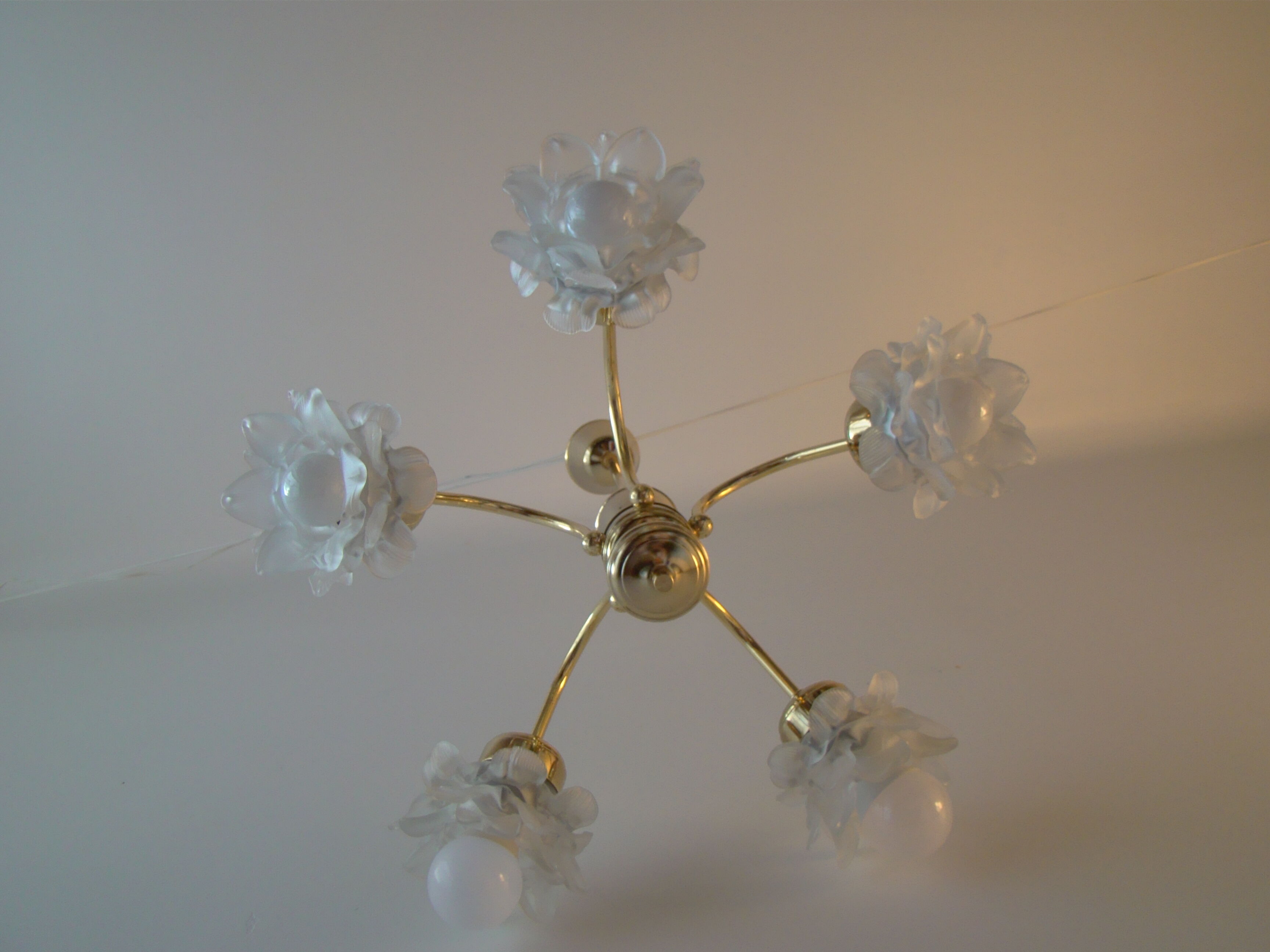 Vintage chandelier with roses in glass paste