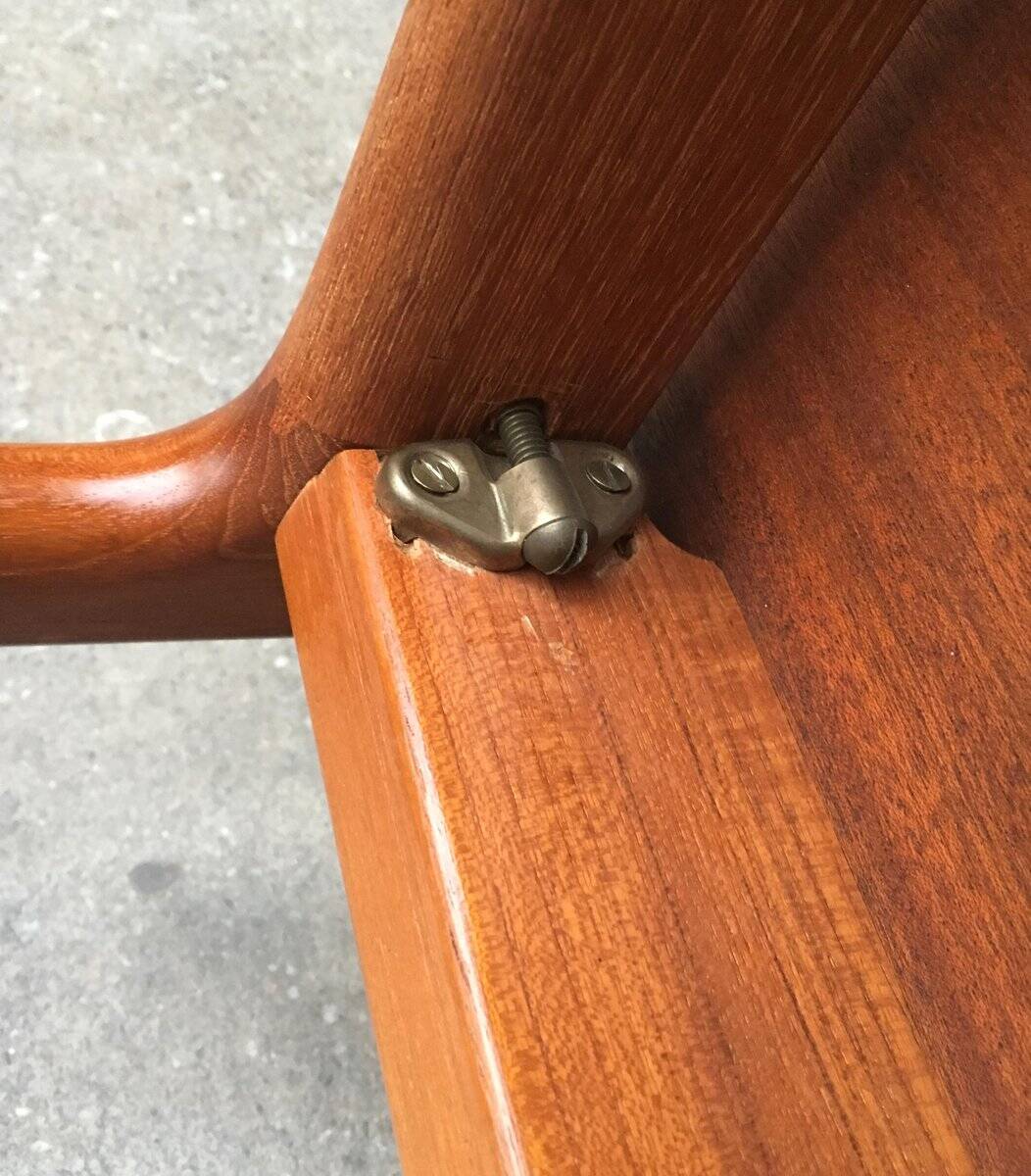 Mid-century teak coffee table by Ole Wanscher for Poul Jeppesens Møbelfabrik.