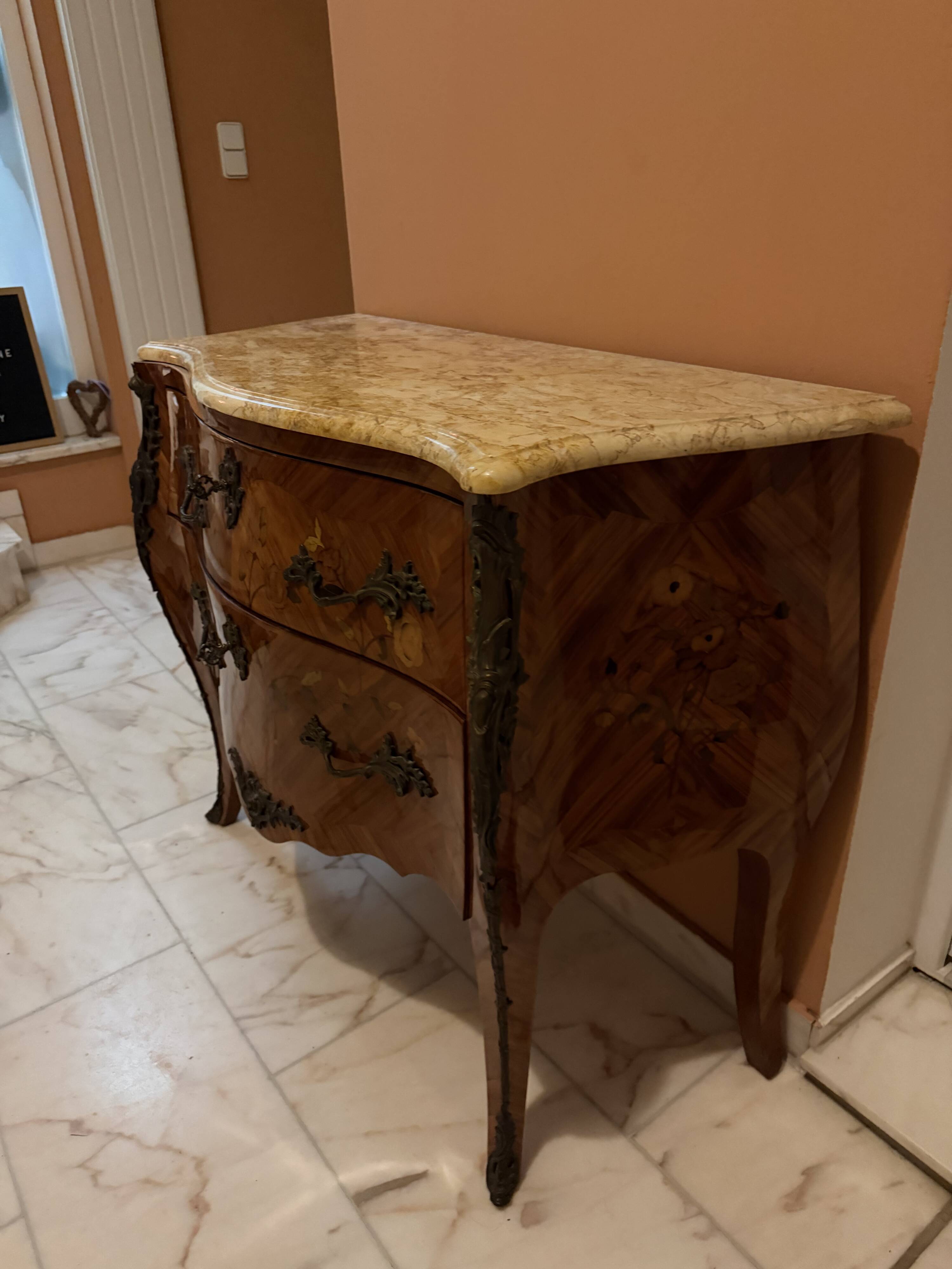 "Du Barry" commode in marquetry, marble top