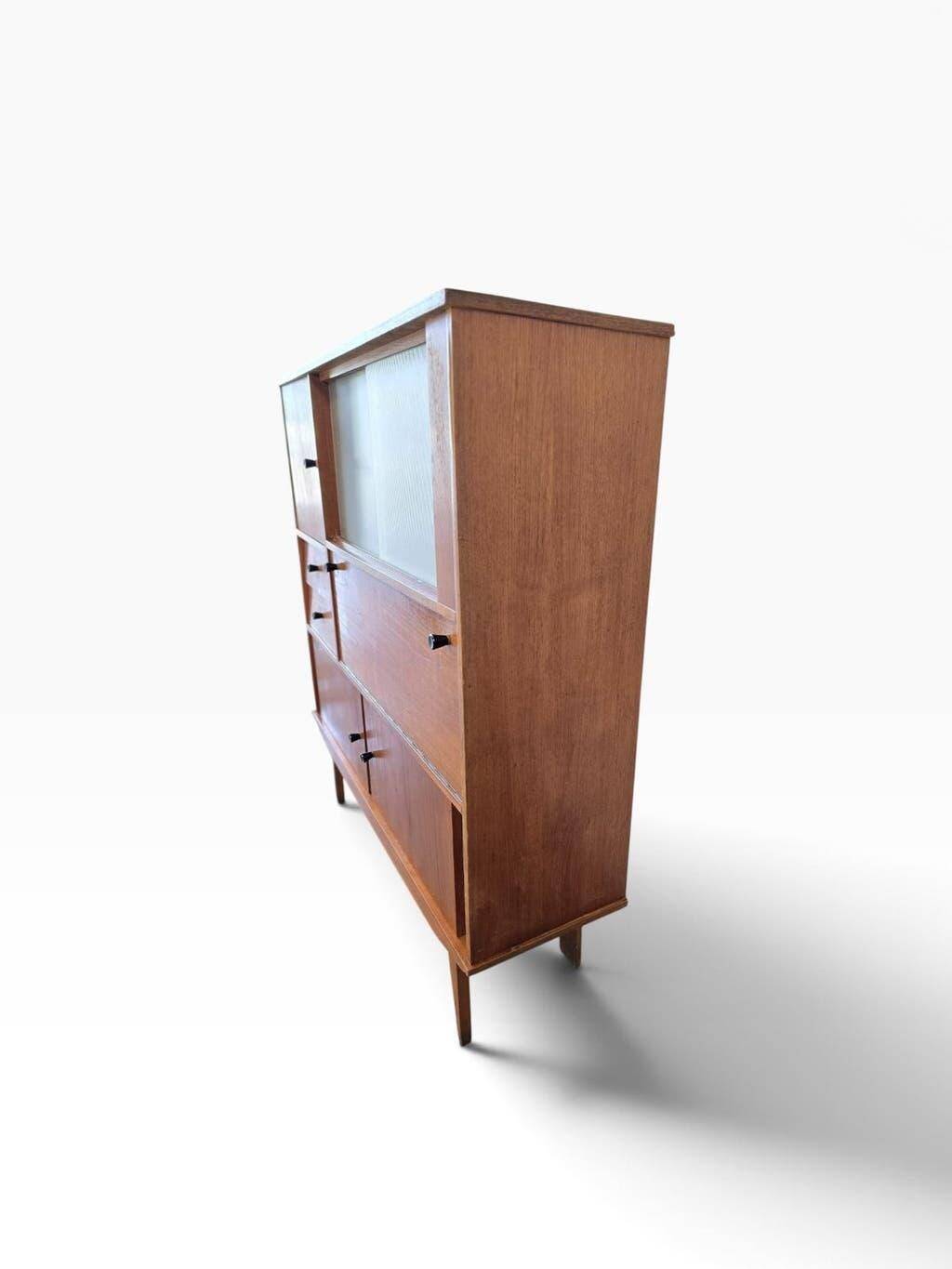 Vitrine vintage en bois / armoire / meuble mural
