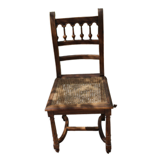 Chaise ancienne en bois Henri II assise en cannage