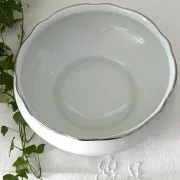 3 plats ronds porcelaine blanche