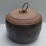Stoneware empty pocket / pot with lid