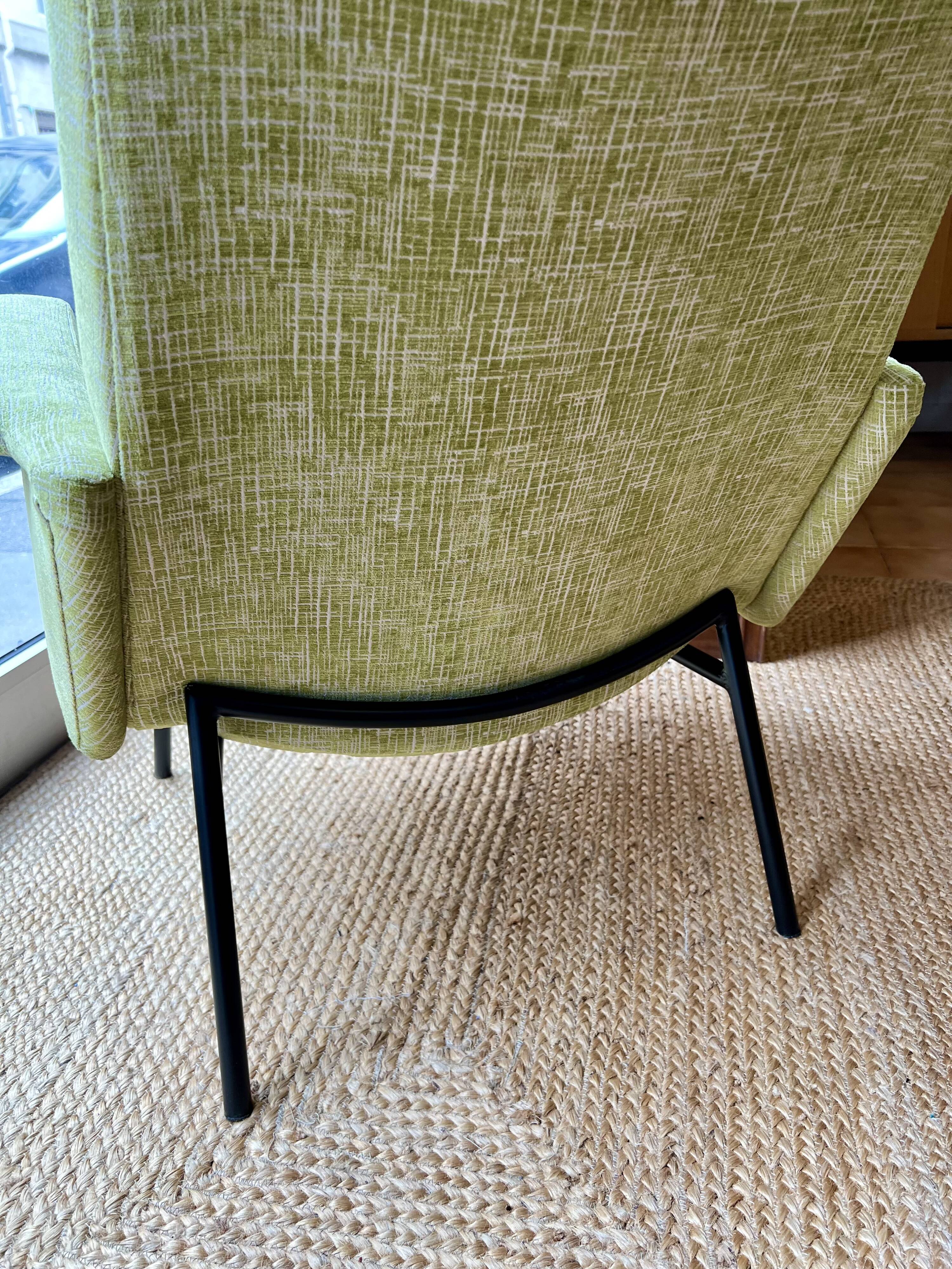 Renovated SK660 Pierre Guariche armchair