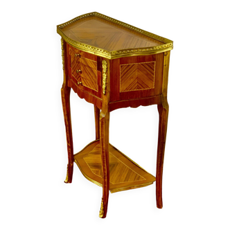 Table de chevet Louis XV , bois de rose , bois de violette