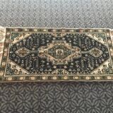Vintage Turkish Carpet with Medallion Design 134 X 66 cm