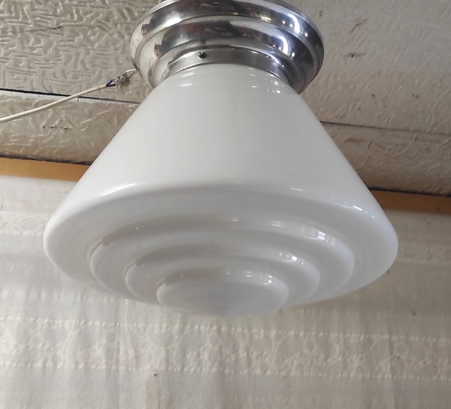 Plafonnier opaline style Bauhaus - début XXéme