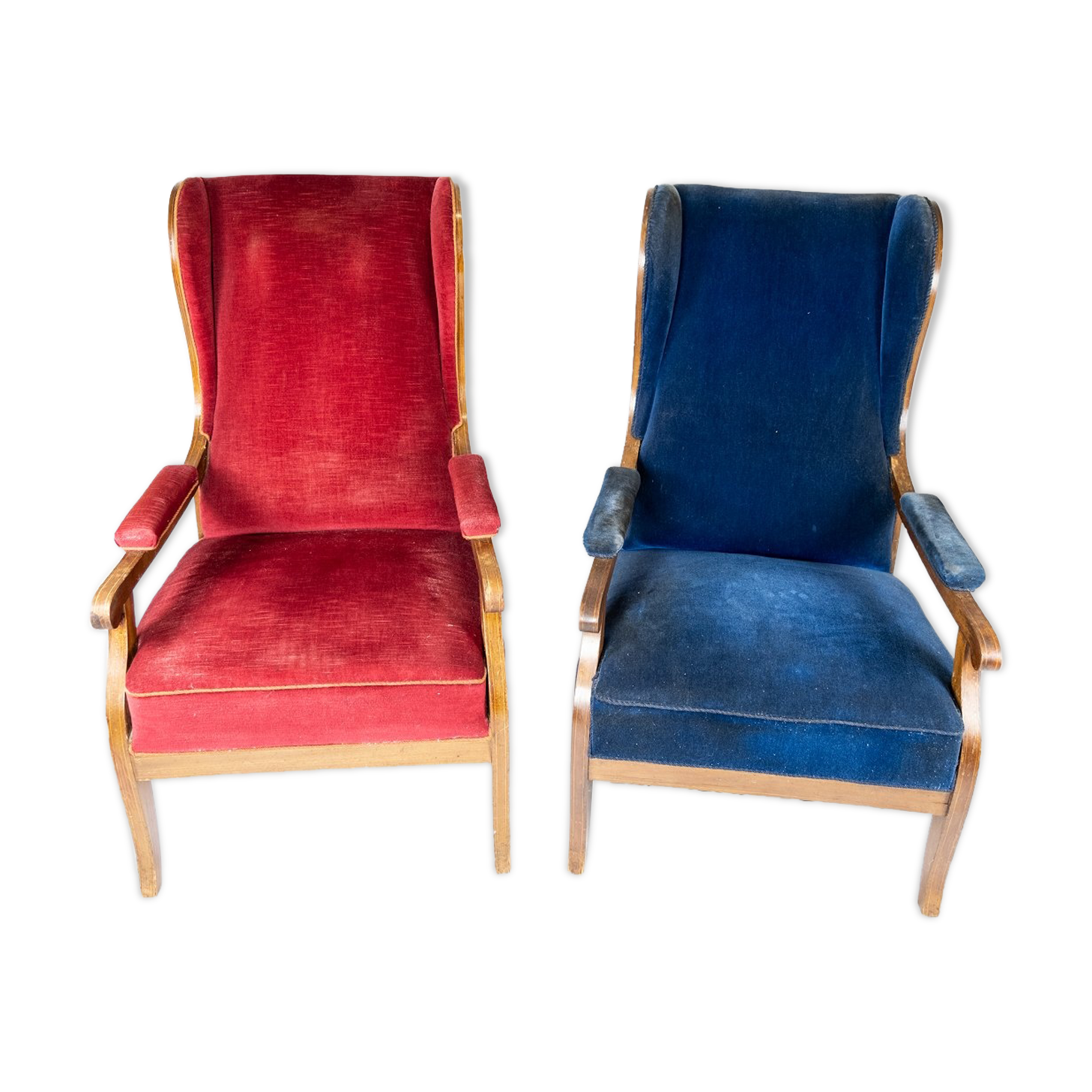 Armchair upholstered with blu velvet and mahogany designed by Frits Henningsen. The chair is great v