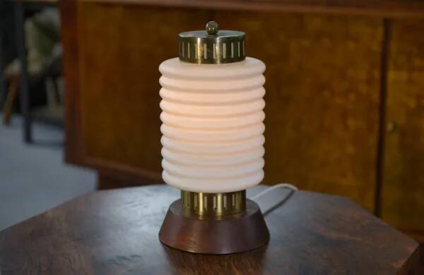 Lampe à poser scandinave avec opaline 1960’s