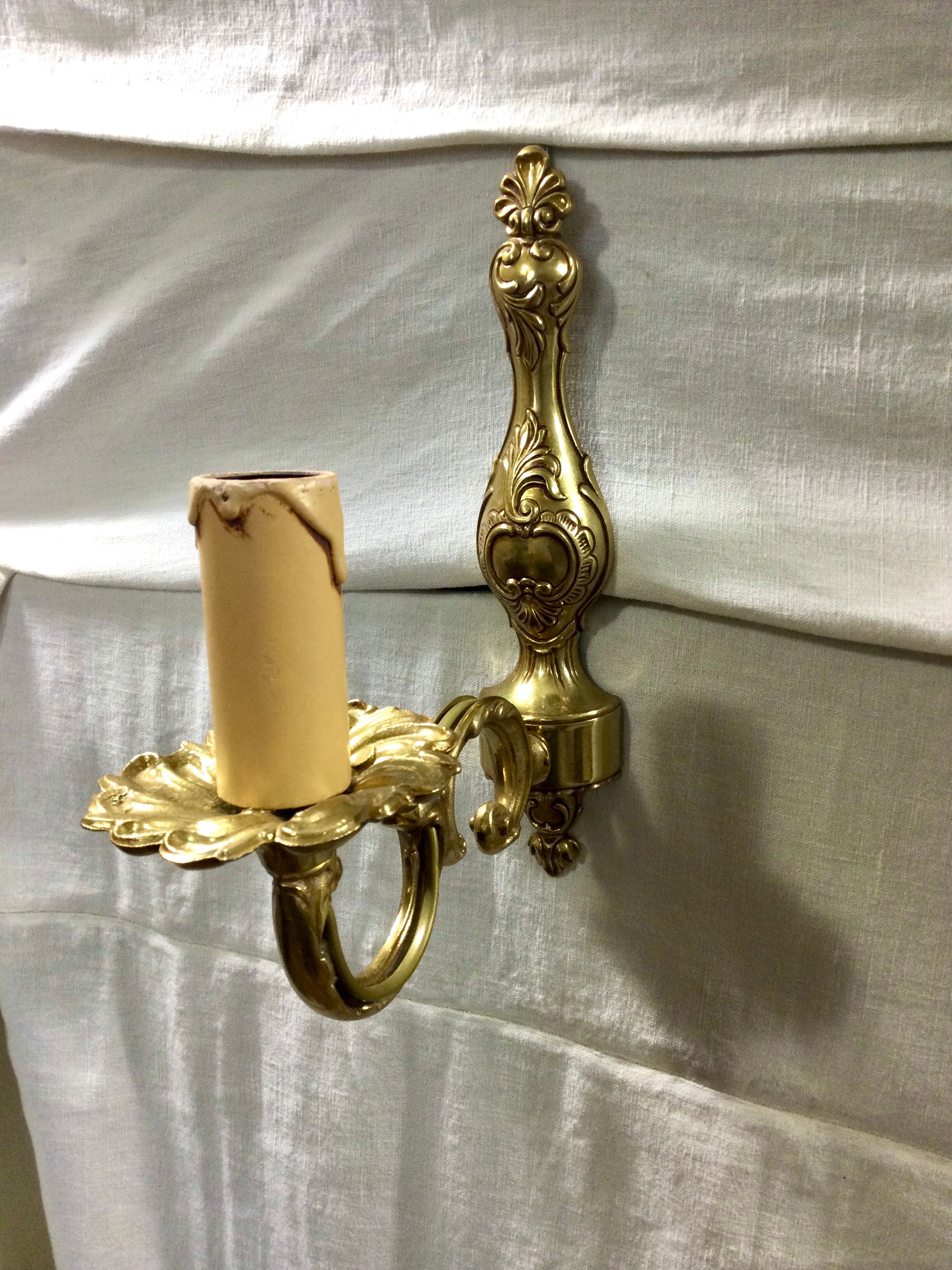 Applies 1 light louis XV style