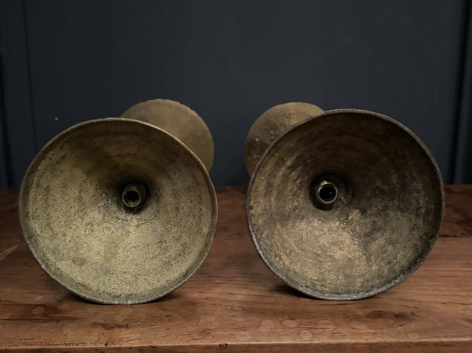 Fake pair of oriental candlesticks in engraved bronze mid-20th century