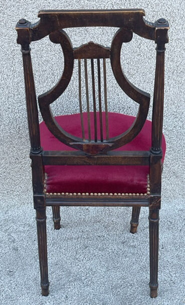 Lyre chair