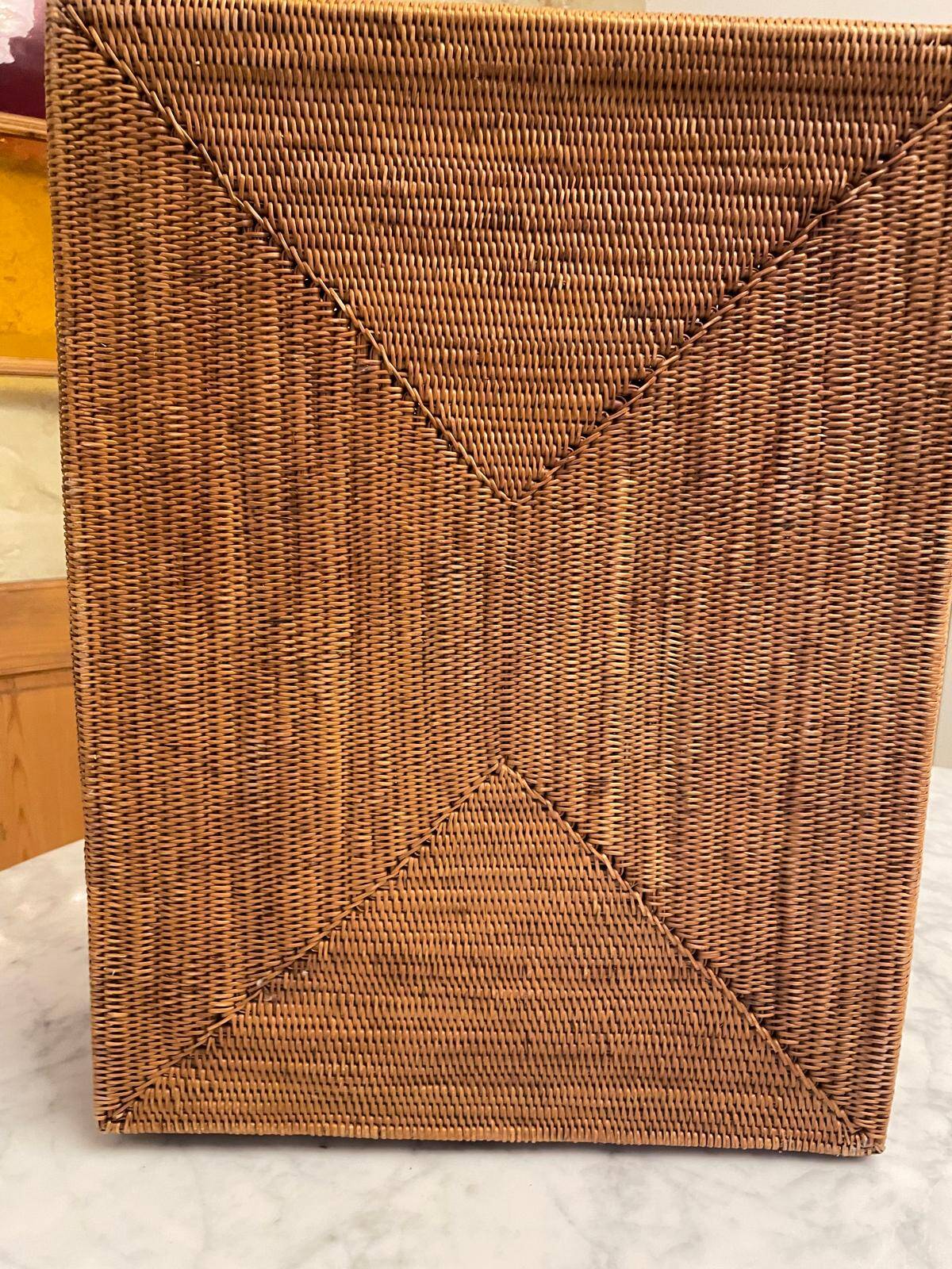 Vintage rattan trunk with lid