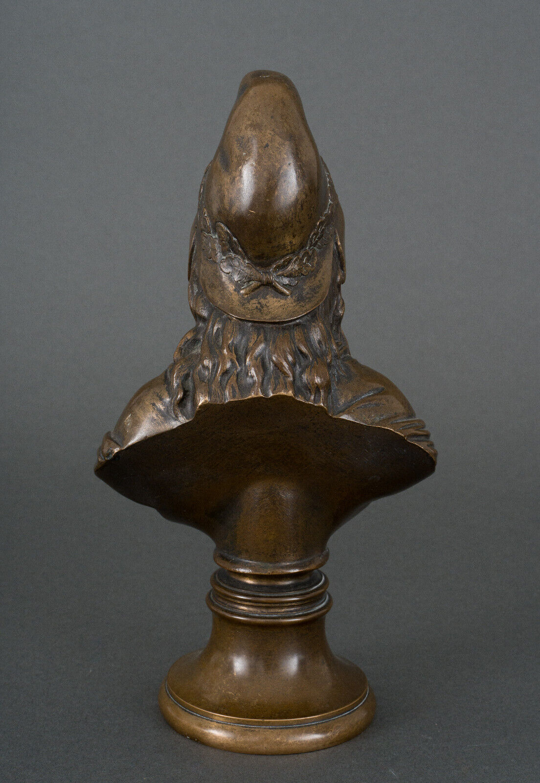 Bronze bust on shower stand XIXth representing Marianne Brown patina