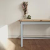 Farm table