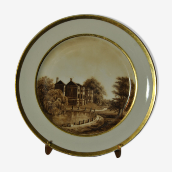 Assiette en porcelaine Paris 19e siècle décor château et parc