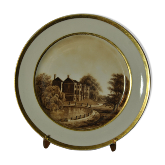 Assiette en porcelaine Paris 19e siècle décor château et parc