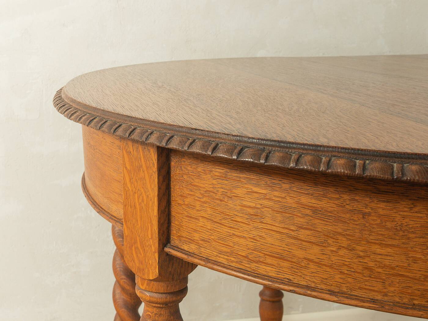 Victorian dining table, around 1840, solid oak, extendable