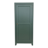 Small Parisian wardrobe