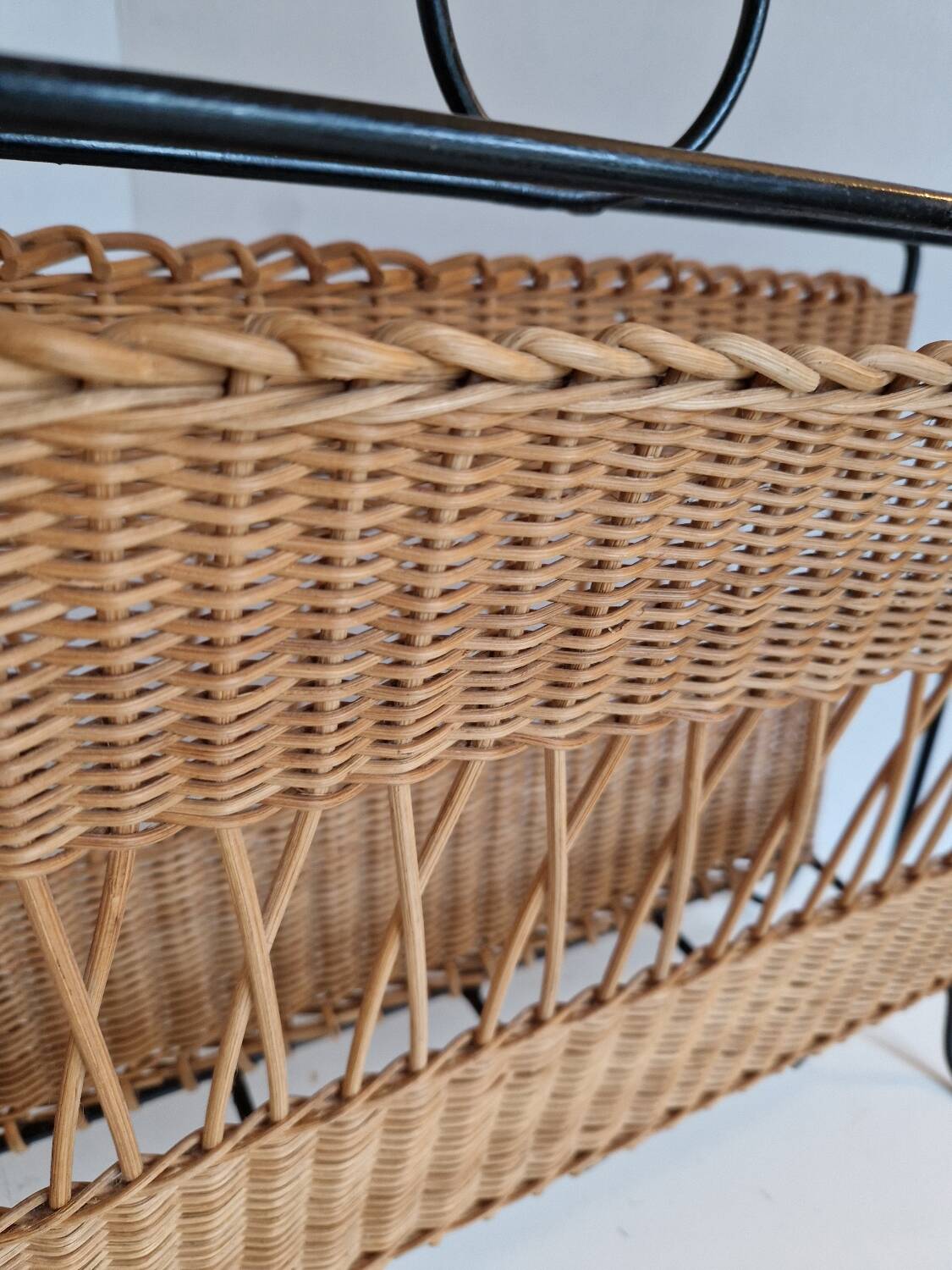 Rattan magazine holder Raoul Guys