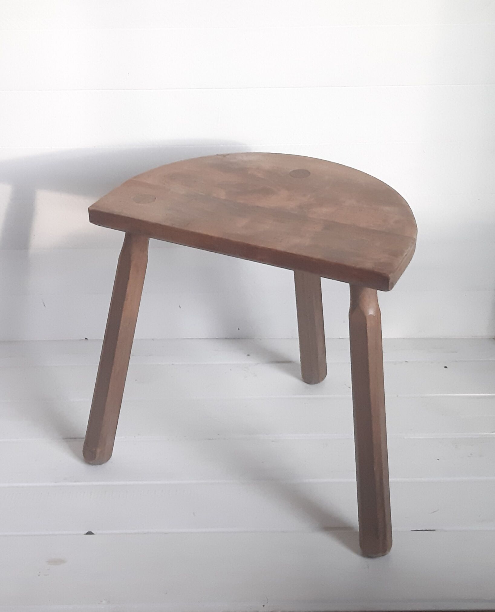 Tabouret tripode