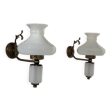 Paire d’applique vintage, opaline et laiton, France, 1970