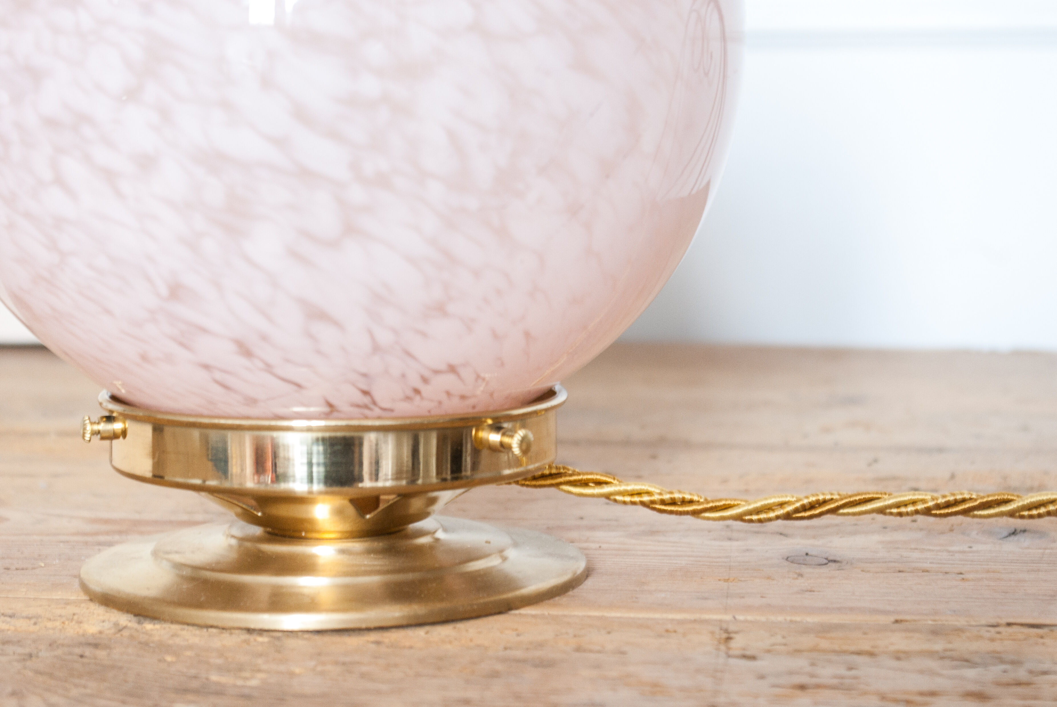 Table lamp - pink antique globe