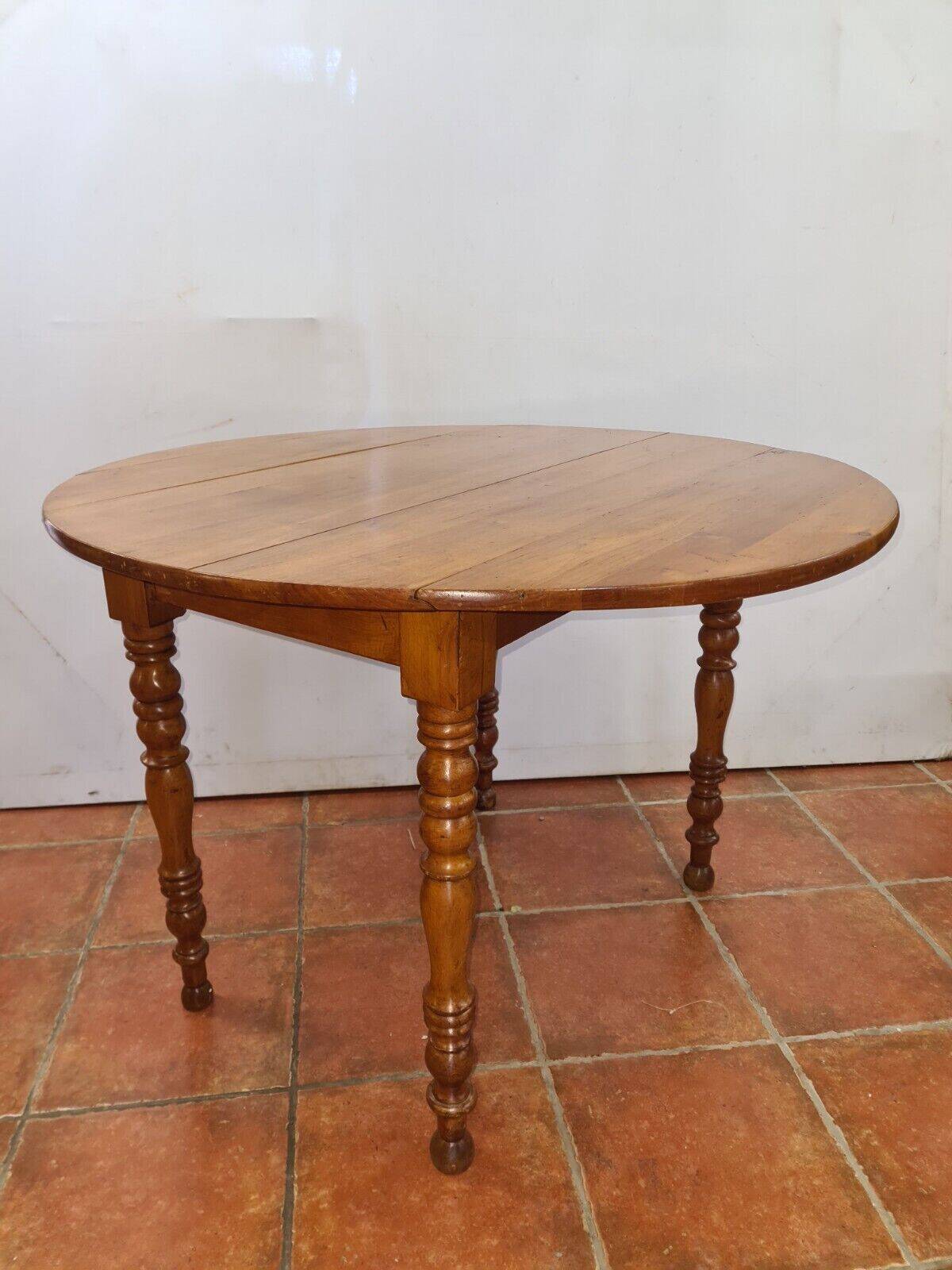 round table 4 feet in cherry wood