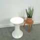 Tabouret en plastique blanc table à plantes vintage