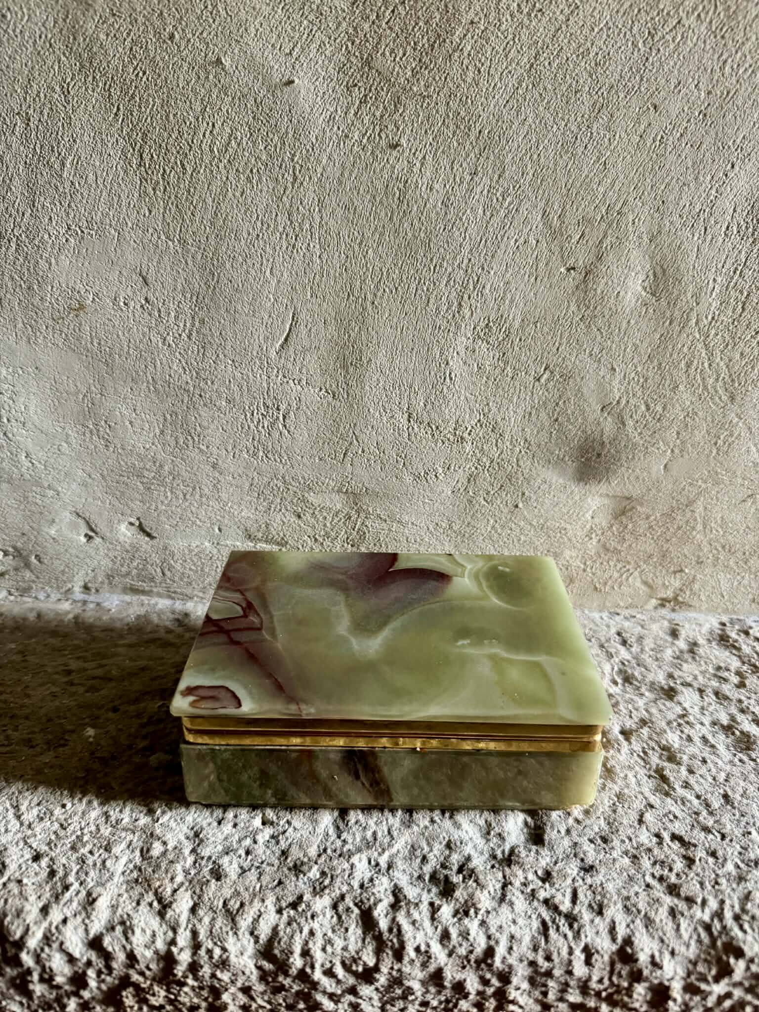 Ashtray, onyx box from the 1960s, vintage Italy.