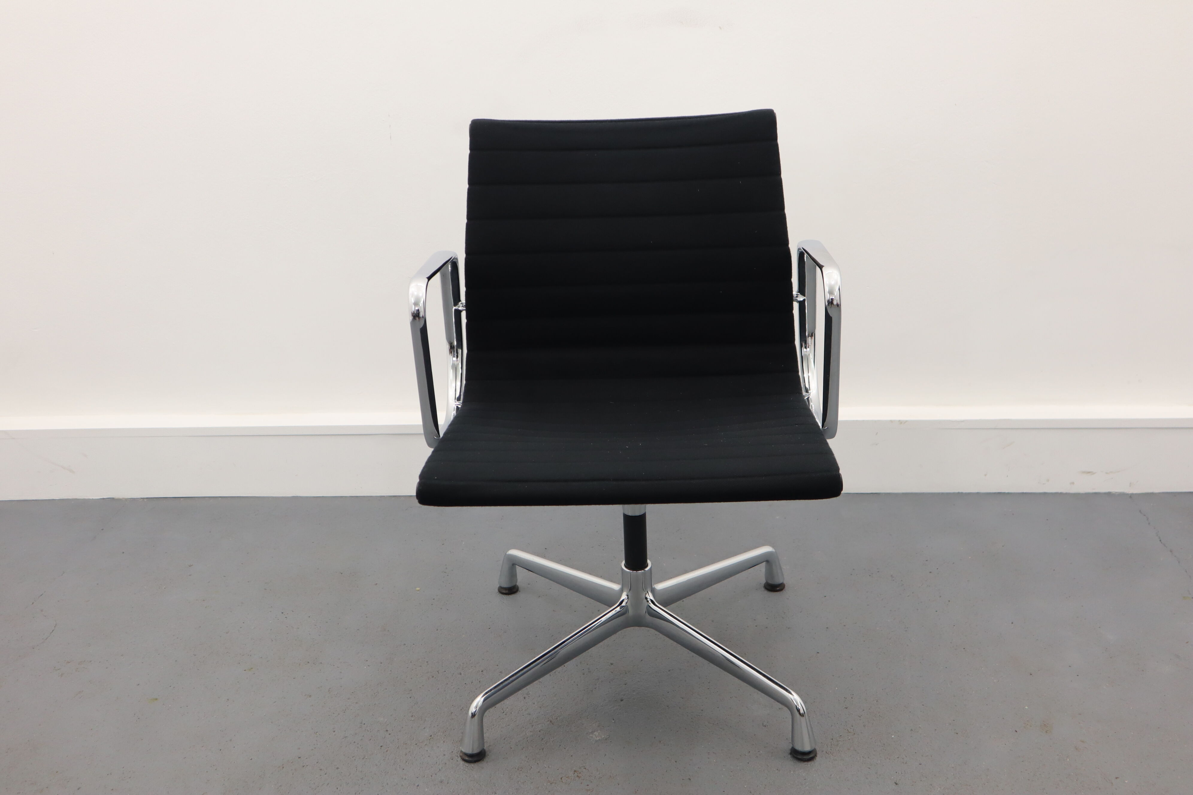 EA 108 Swivel office armchair by Charles & Ray Eames for Vitra, 1990s