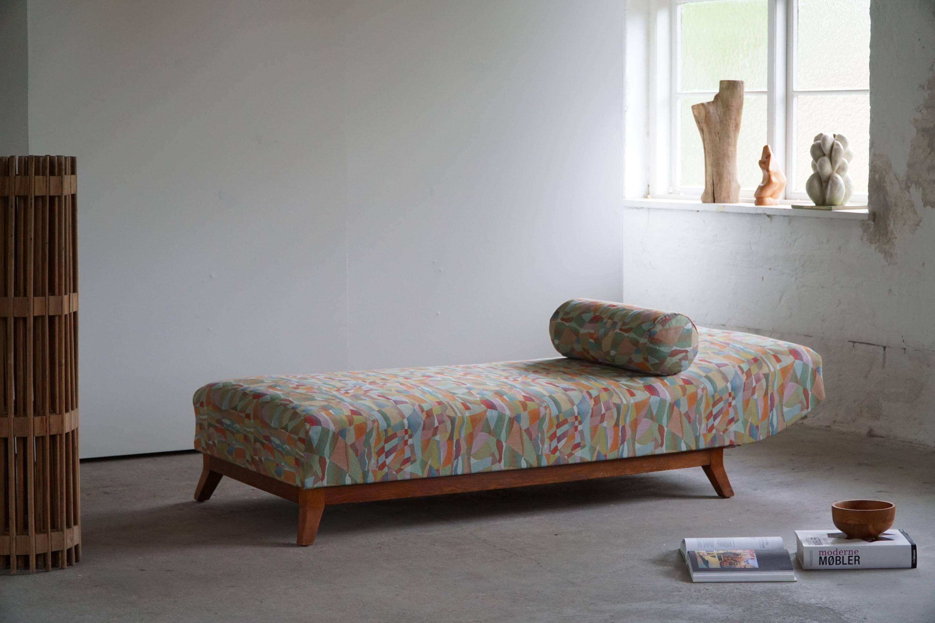 Art Deco bench, reupholstered in vintage fabric, Danish cabinetmaker, 1940s.
