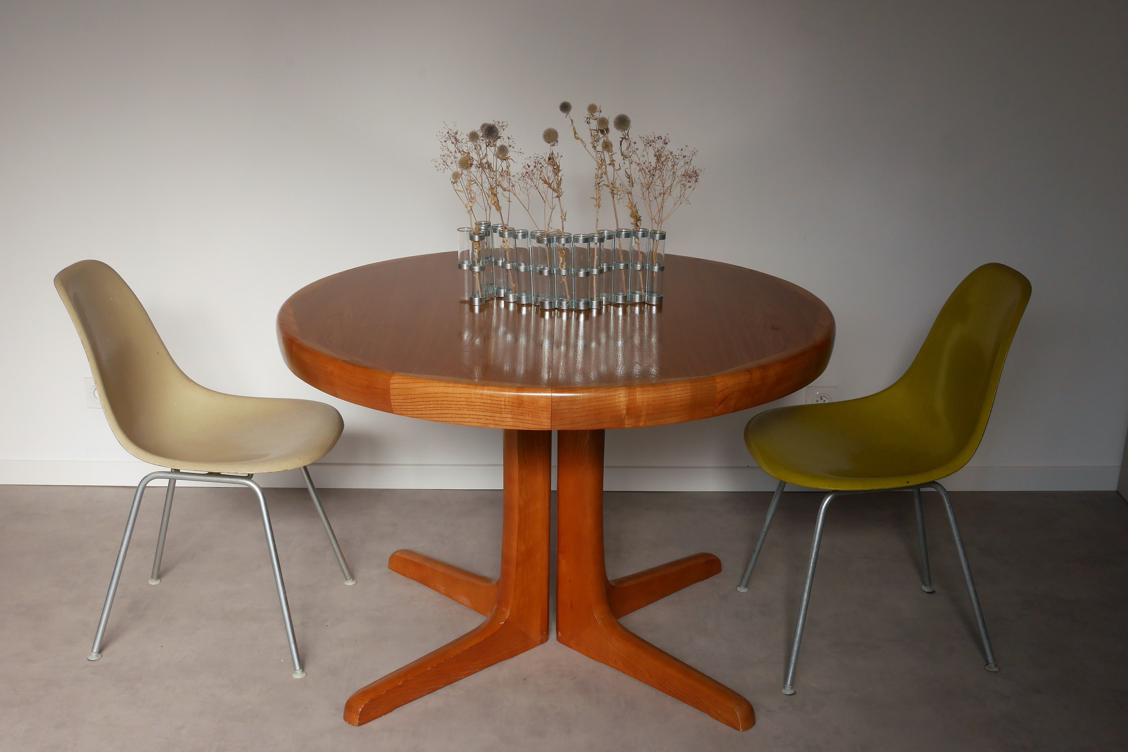 Baumann extension table in 1960s elm