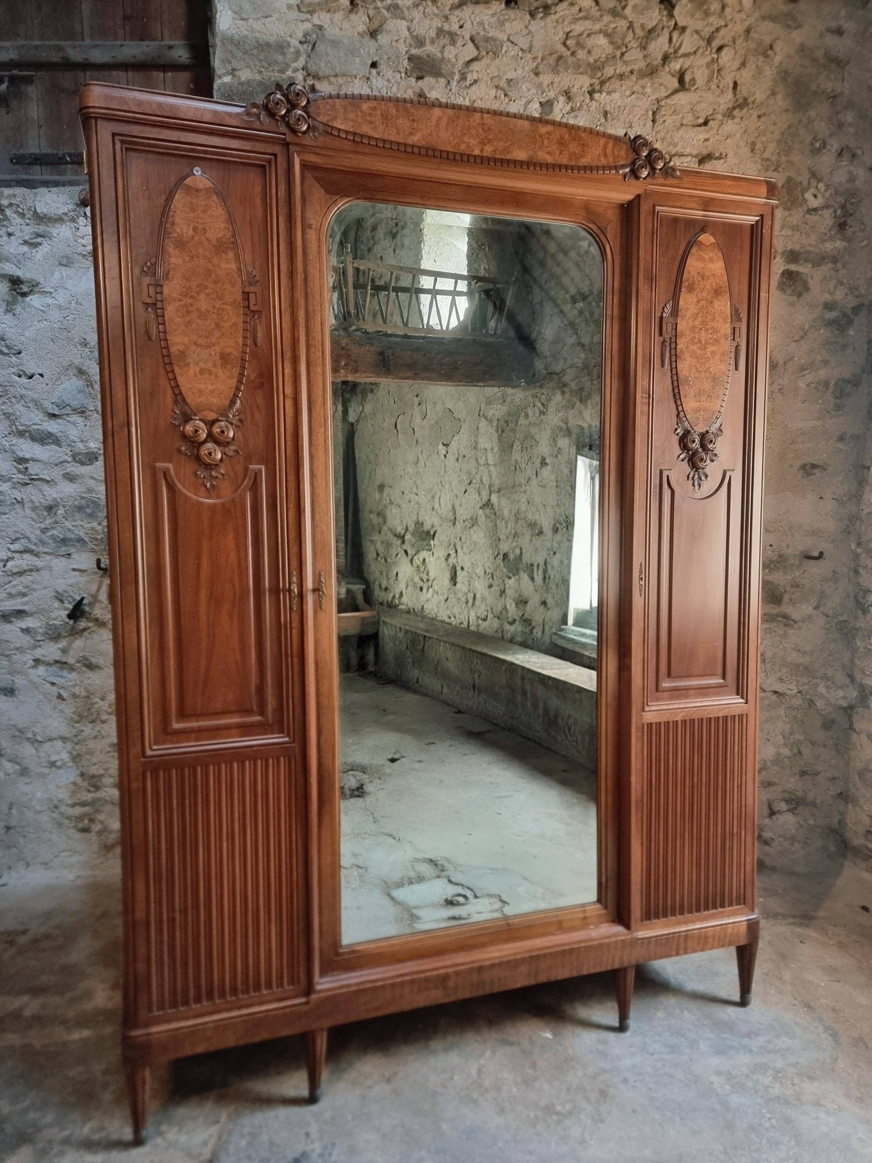 Antique Art Nouveau wardrobe with mirror – Early 20th century