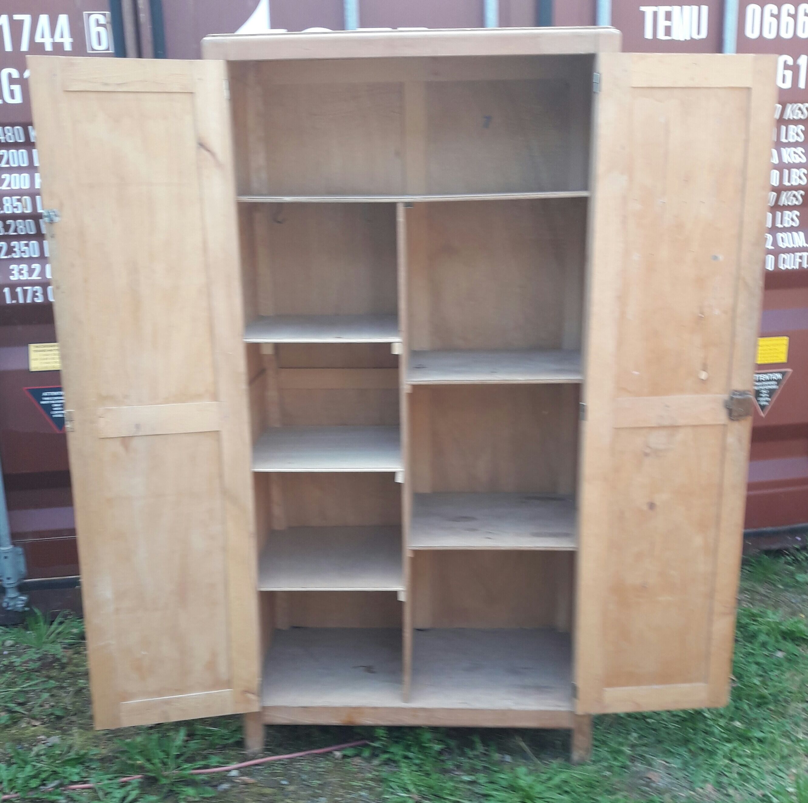 Vintage Parisian wardrobe to makeover