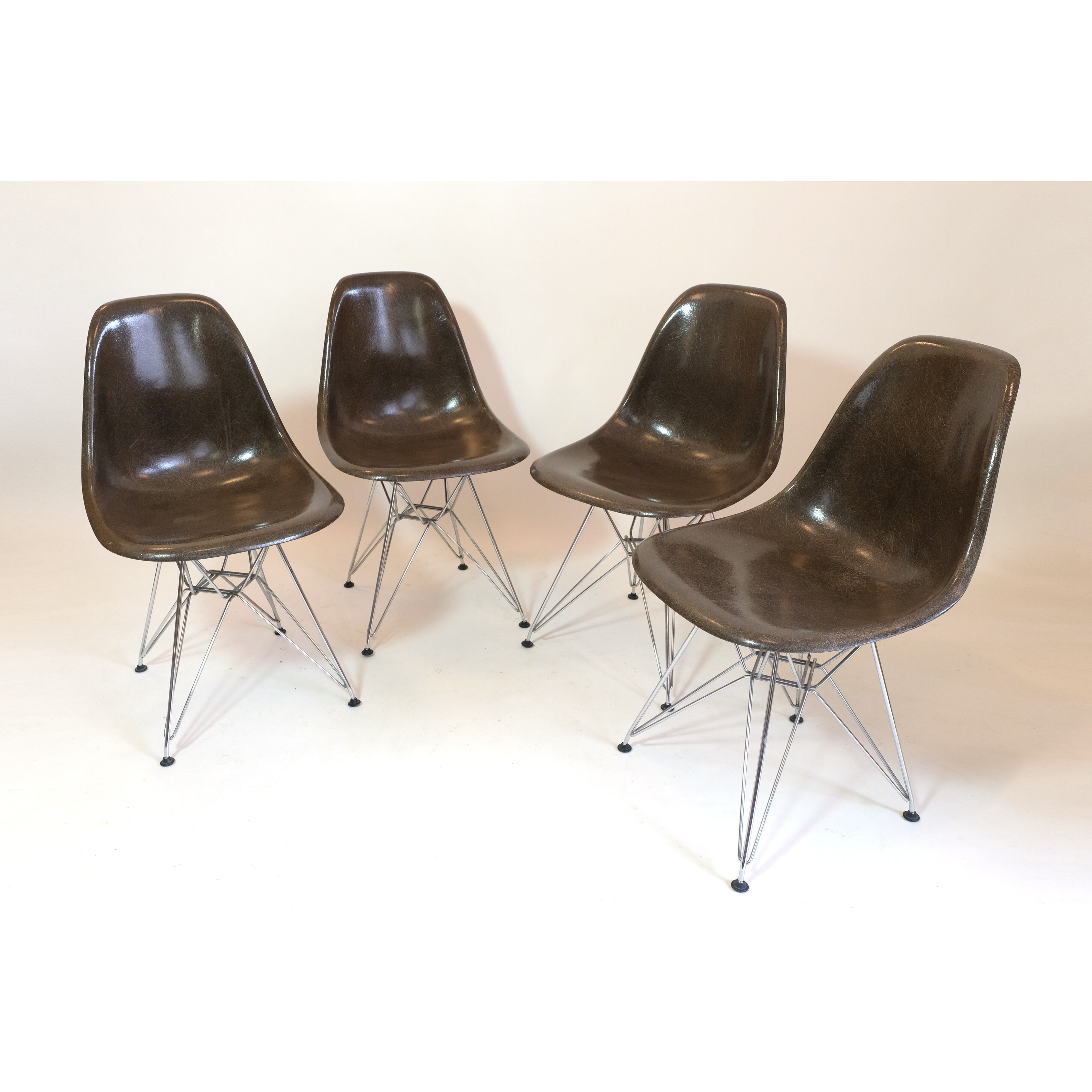 4 DSR chairs by Charles and Ray Eames, 1970/1980