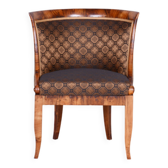 Fauteuil en noyer Biedermeier restauré, Vienne, Autriche, années 1820