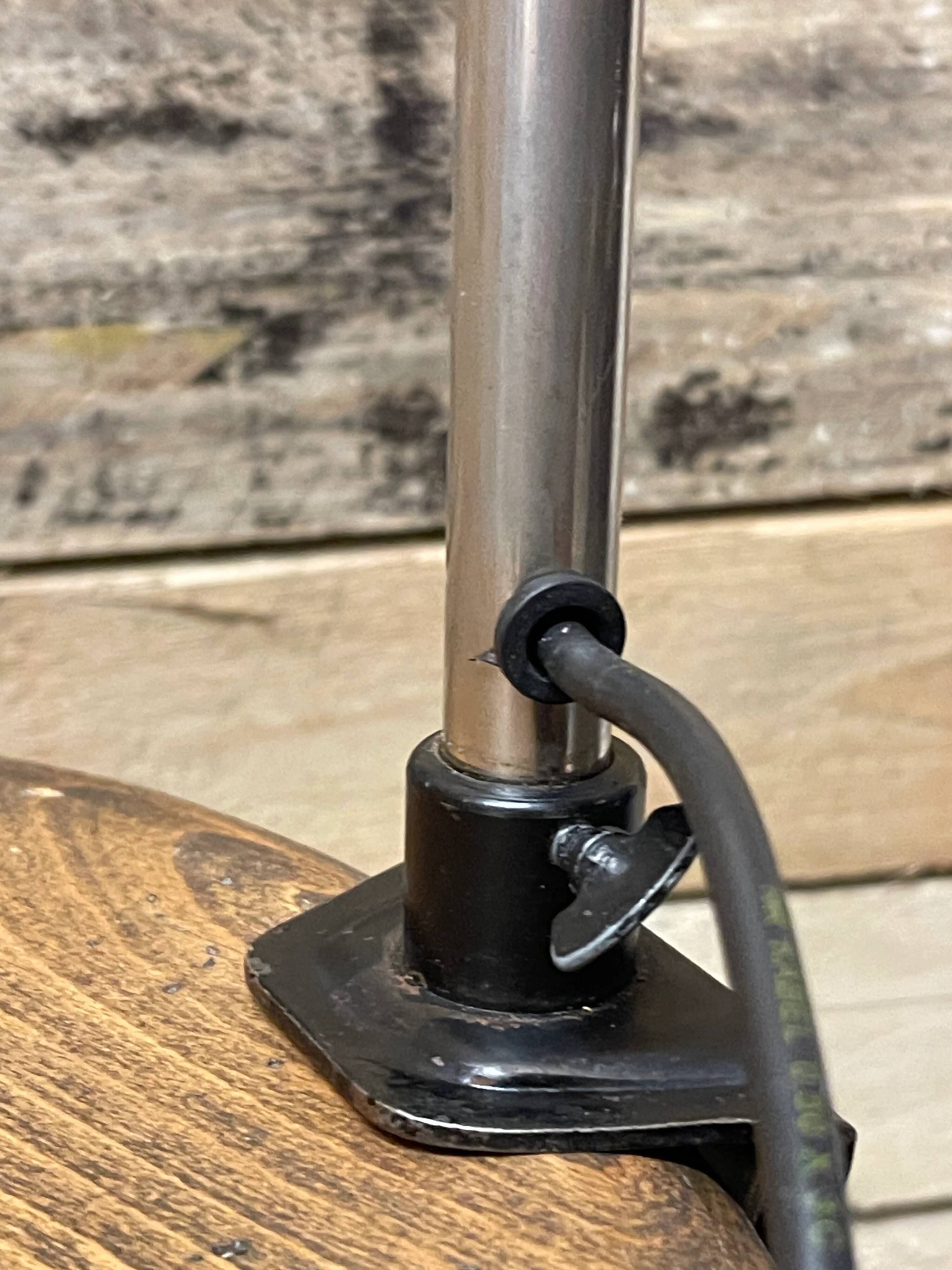 Lampe de table à pince Kaiser Idell Modèle 6740 des années 1940