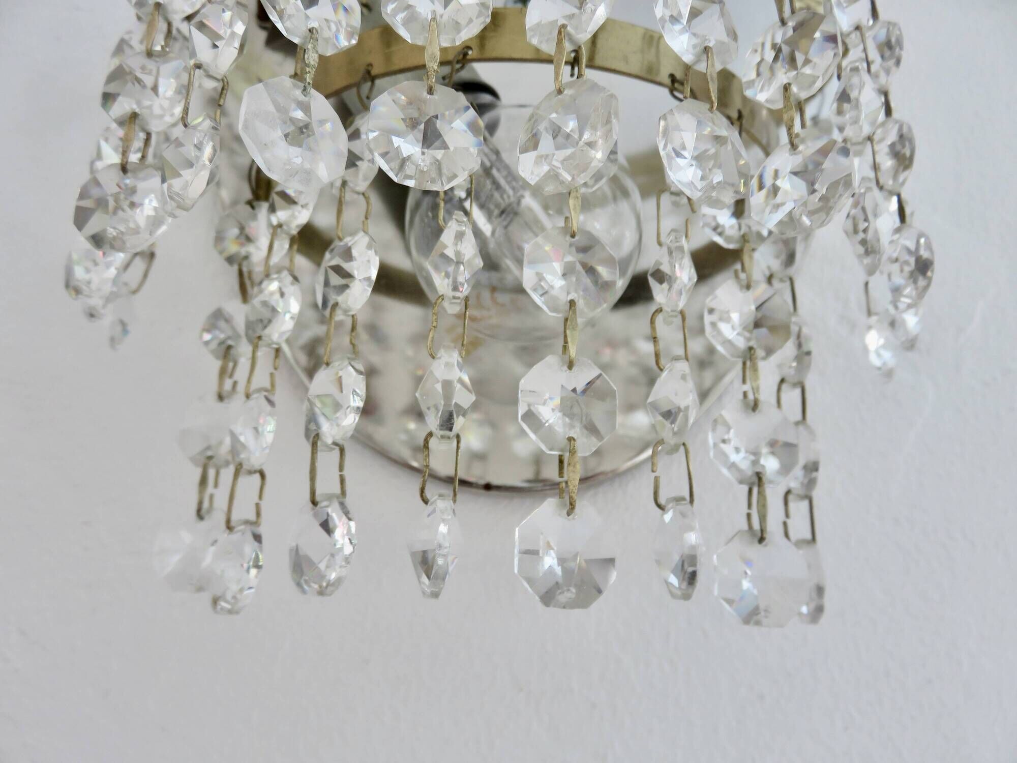Apply "hot air balloon" to pendants, edition "Deknudt lighting", Belgium.