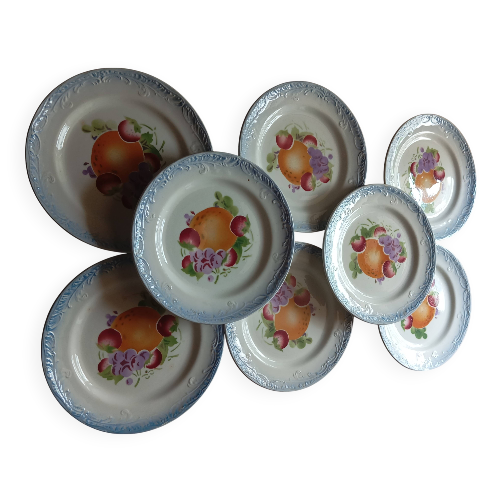 Set of 8 "St Amand" dessert plates with fruit decoration