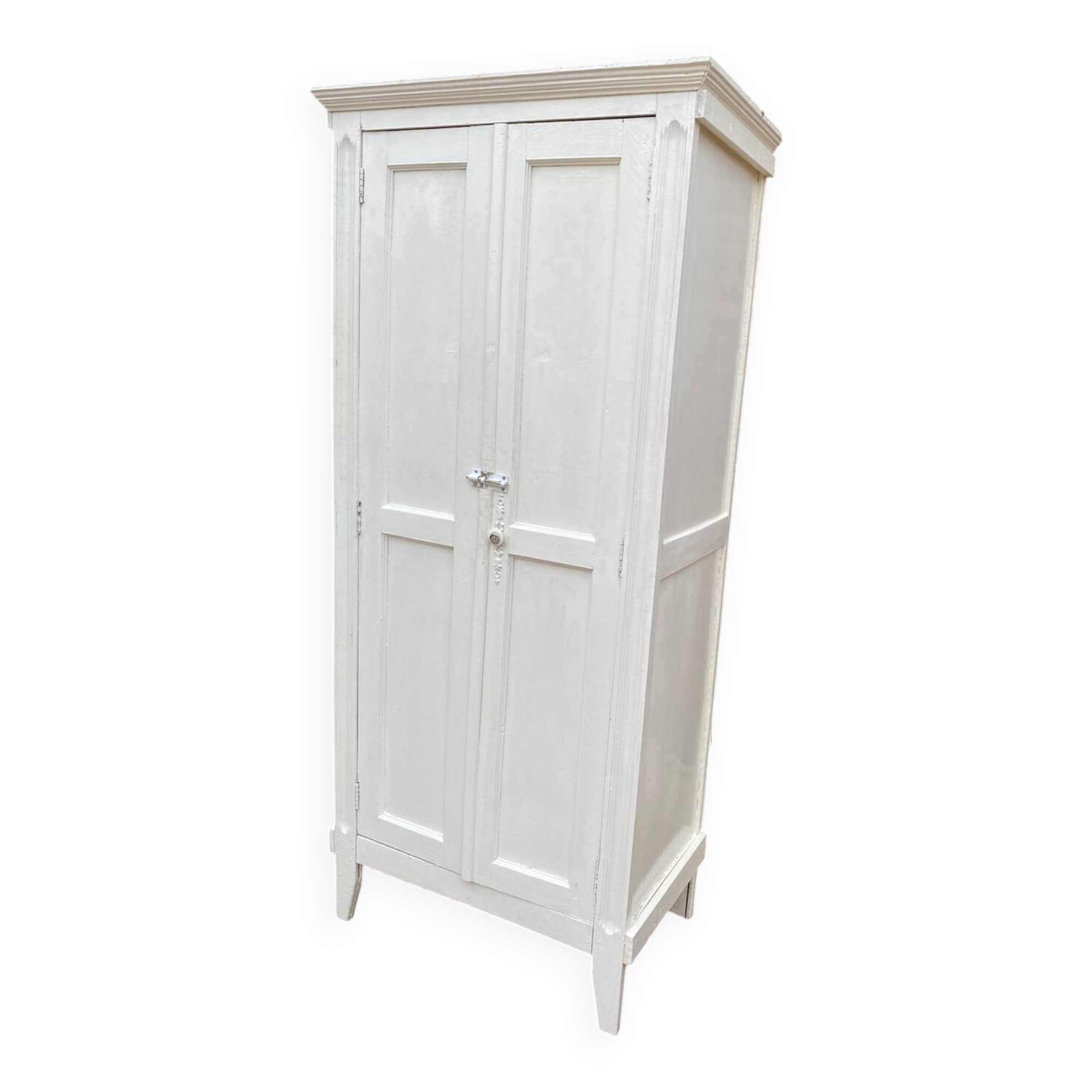 Small Parisian wardrobe