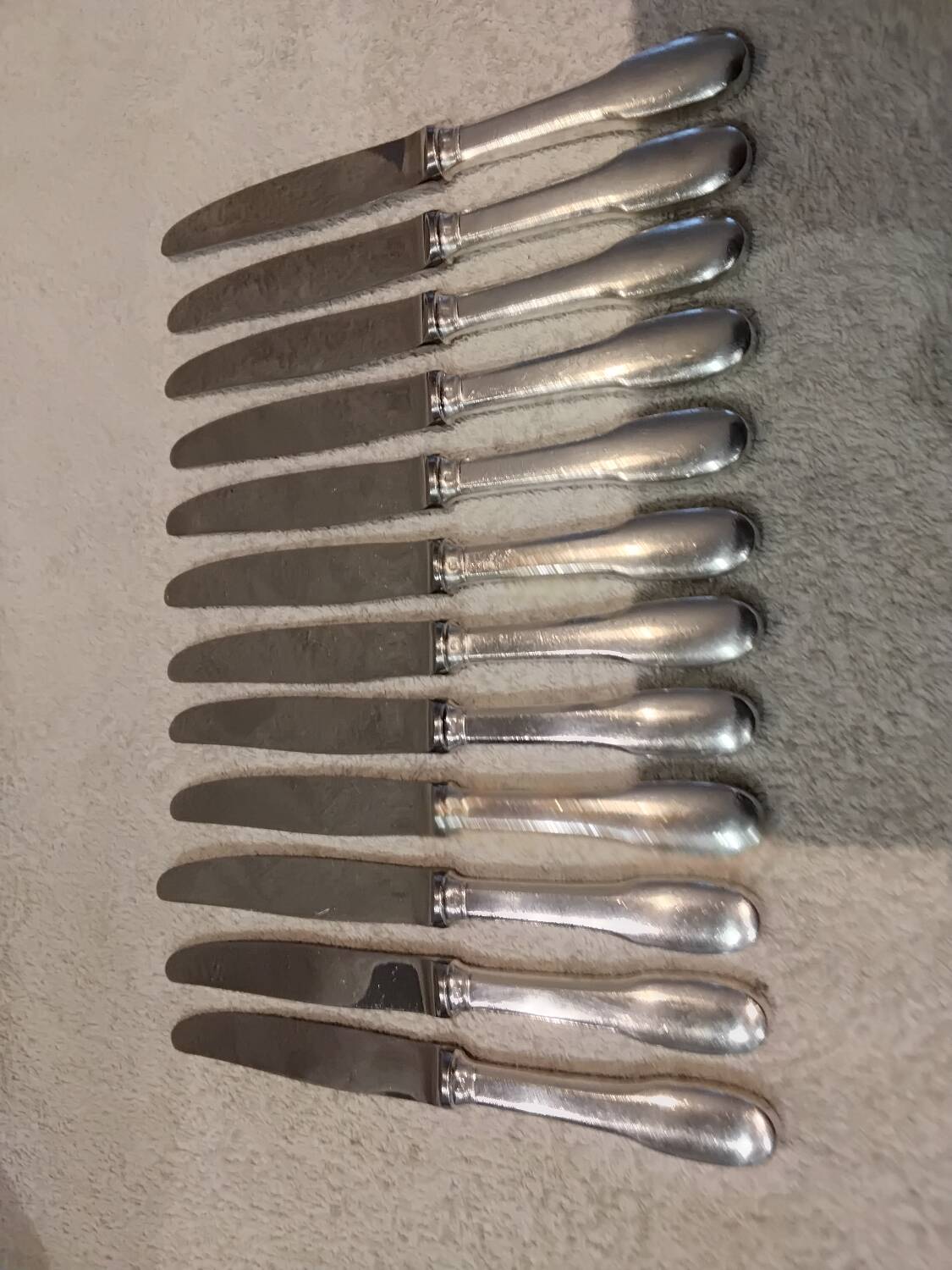 12 silver-plated dessert knives by Christofle Cluny with stripes