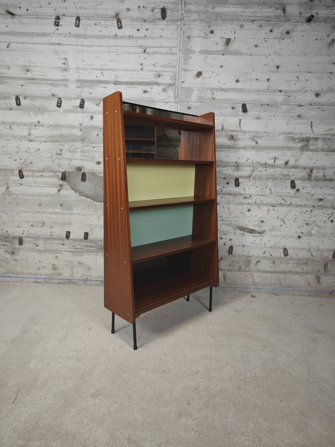 Vintage Alta shelf