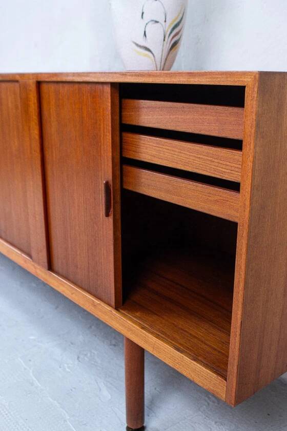 Ejnar Larsen & Aksel Bender sideboard with sliding doors, teak, vintage mid-century Danish design, Næstved Møbelfabrik.