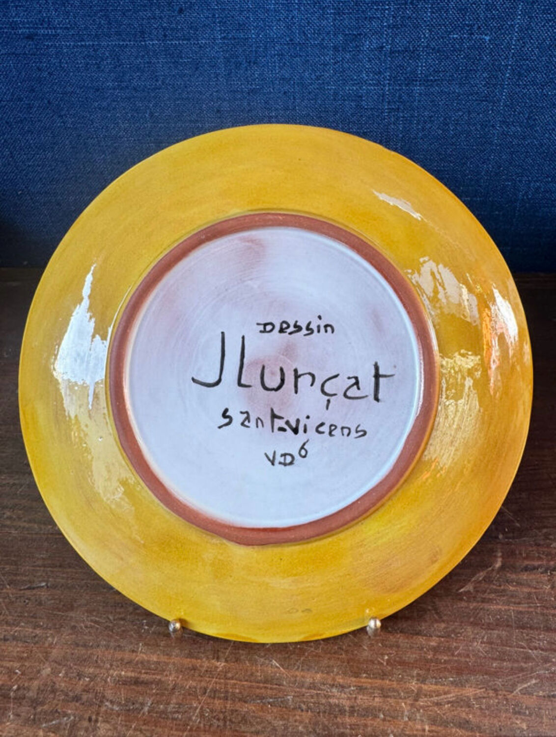 Assiette en terre cuite, Jean Lurçat décorée d'un coq Et Feuillage Fon