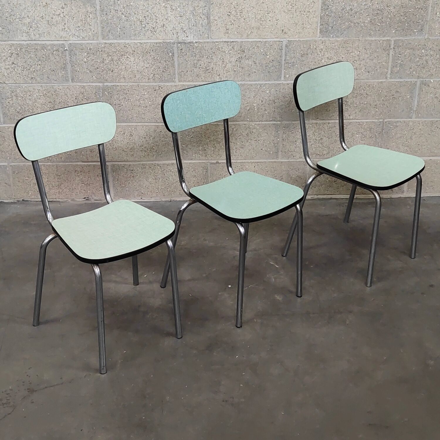 Set of 3 chairs in chrome and light green formica