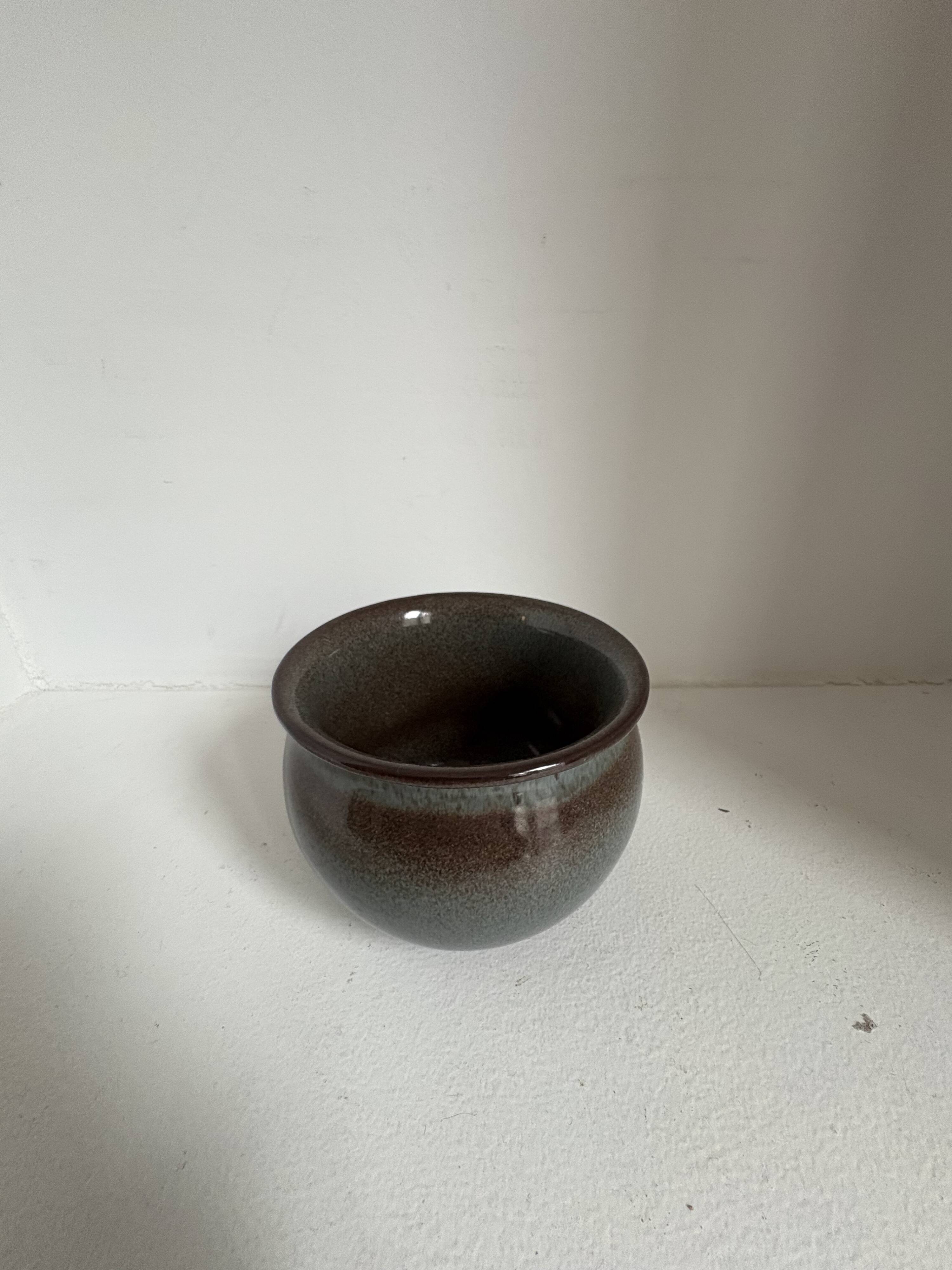 Set of 16 decorative items