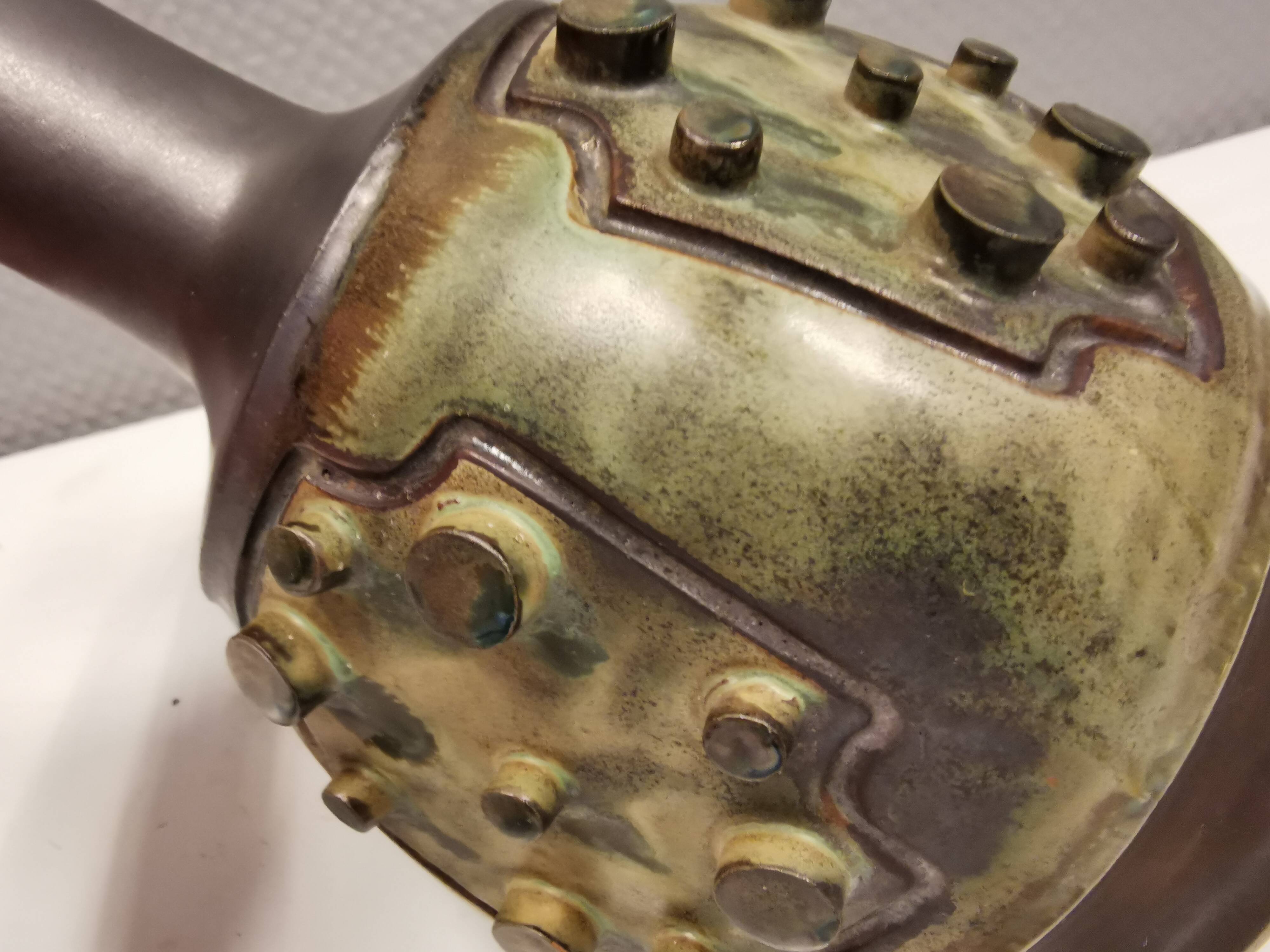 Lampe danoise en céramique. Elle date des années 70 et on l'appelle la lampe hérisson.