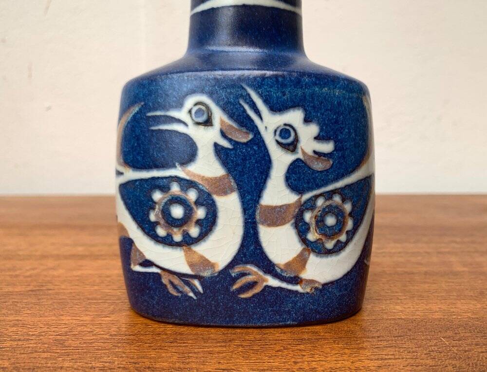 Danish mid-century porcelain vase from the Baca line with bird motif by Nils Thorsson for Aluminia Royal Copenhagen, 1960s.